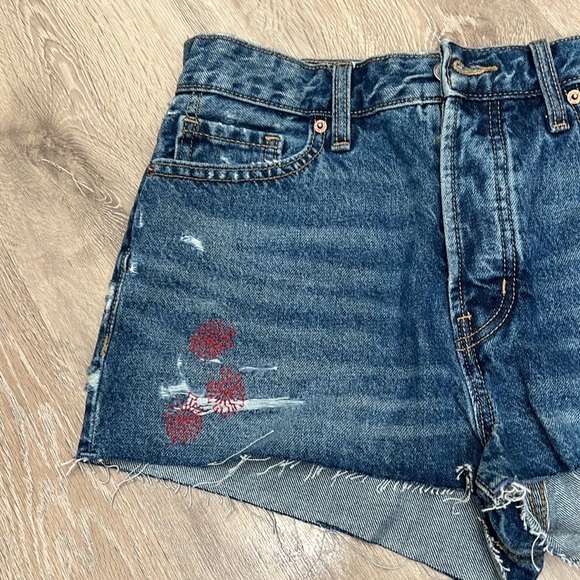 Old navy Jean Short Shorts High Rise OG shorts size 8 - Picture 3 of 6